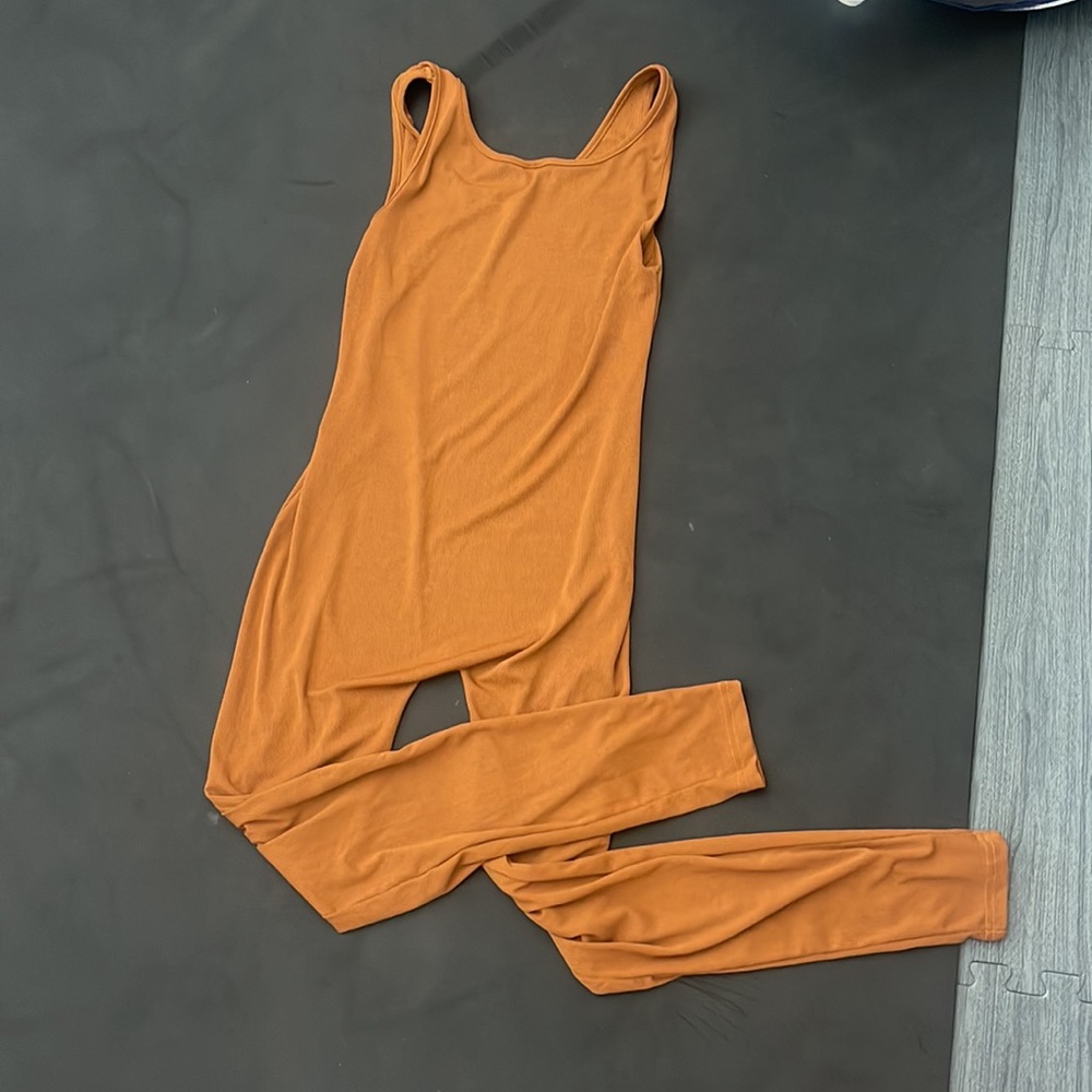 Rust jumpsuit - Picture 2 of 2
